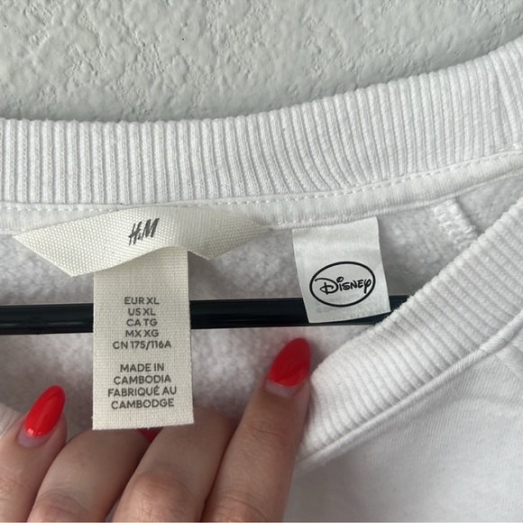 Disney H&M Mickey Embroidered Crewneck - XL - Picture 3 of 5